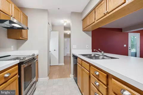 Entry Way - 2808 Clear Shot Dr #3-30, Silver Spring, MD 20906 photo 4 of 4