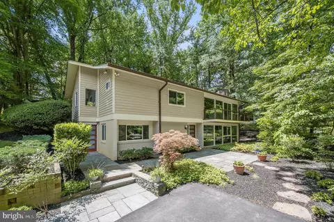 8100 Glenmore Spring Rd, Bethesda, MD 20817