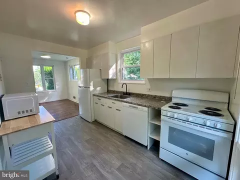 12521 Bushey Dr, Silver Spring, MD 20906 photo 4