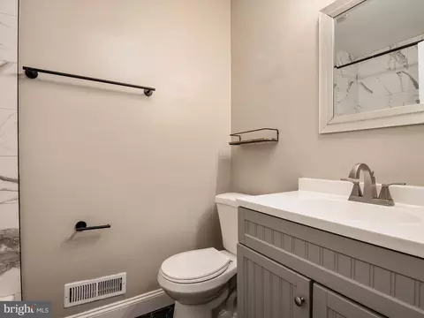 Bath - 11013 Childs St, Silver Spring, MD 20901 photo 2 of 3