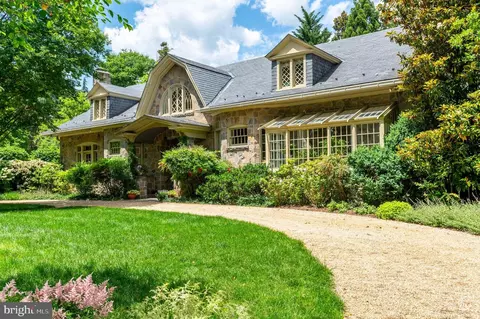 4501 Drummond Ave, Chevy Chase, MD 20815