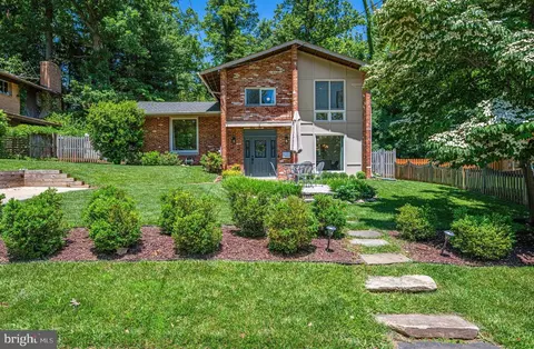 6423 Earlham Dr, Bethesda, MD 20817