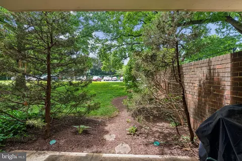 Exterior - 9824 Georgia Ave #18-101, Silver Spring, MD 20902 photo 3 of 4