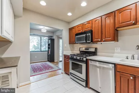 Kitchen - 9824 Georgia Ave #18-101, Silver Spring, MD 20902 photo 3 of 4
