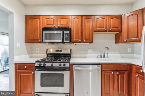 Kitchen - 9824 Georgia Ave #18-101, Silver Spring, MD 20902 photo 2 of 4