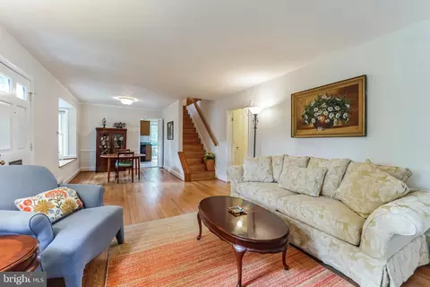 8907 Sudbury Rd, Silver Spring, MD 20901 photo 3