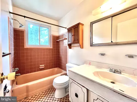 814 Gregorio Dr, Silver Spring, MD 20901 photo 13