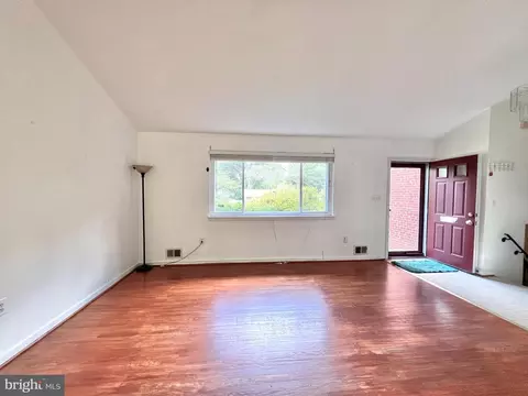 814 Gregorio Dr, Silver Spring, MD 20901 photo 3