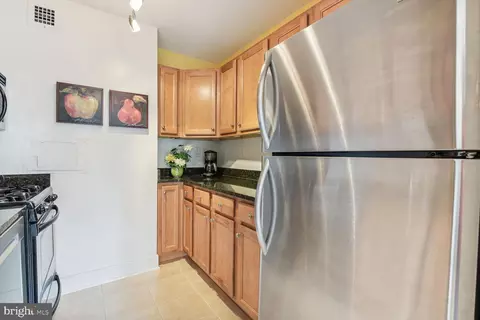 Kitchen - 1220 Blair Mill Rd #408, Silver Spring, MD 20910 photo 4 of 4