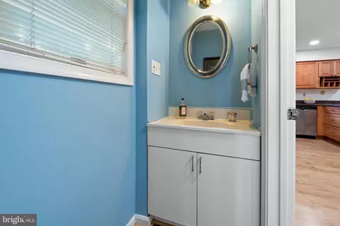 1806 Cody Dr, Silver Spring, MD 20902 photo 15