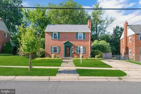 1806 Cody Dr, Silver Spring, MD 20902 photo 2