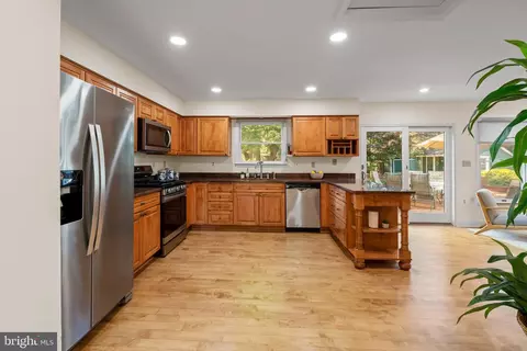 1806 Cody Dr, Silver Spring, MD 20902 photo 13