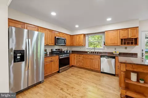 1806 Cody Dr, Silver Spring, MD 20902 photo 14