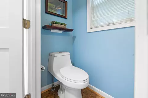 1806 Cody Dr, Silver Spring, MD 20902 photo 16