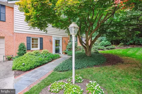 11204 Marcliff Rd, North Bethesda, MD 20852