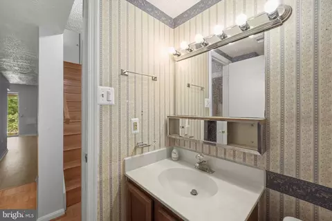 11459 Encore Dr, Silver Spring, MD 20901 photo 32