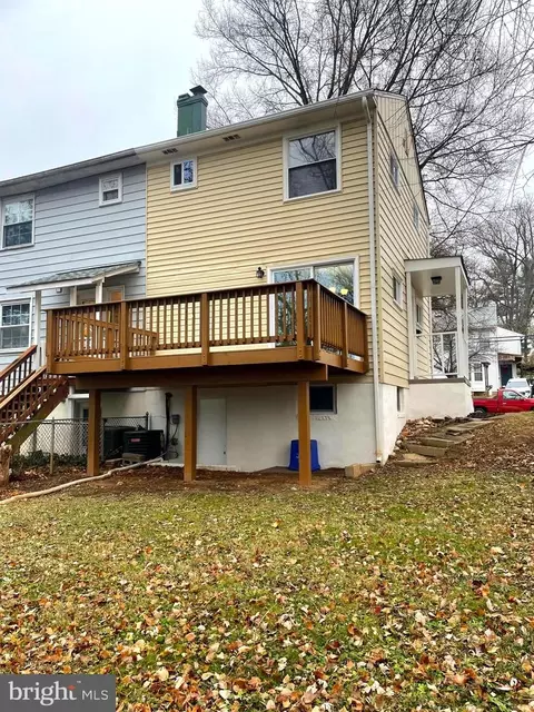 12120 Centerhill St, Silver Spring, MD 20902 photo 2