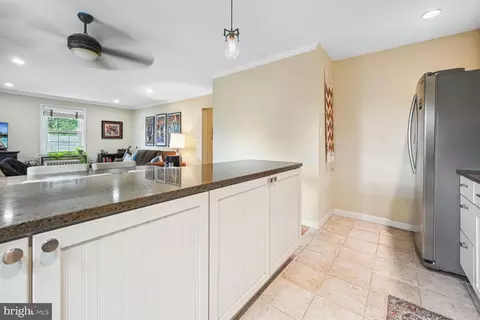 2212 Colston Dr #302, Silver Spring, MD 20910 photo 6