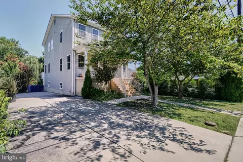 212 Lincoln Ave, Rockville, MD 20850