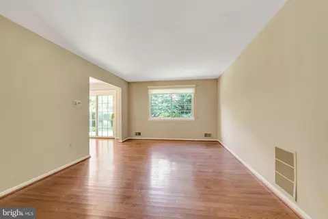 1537 Winding Waye Ln, Silver Spring, MD 20902 photo 5