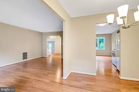 1537 Winding Waye Ln, Silver Spring, MD 20902 photo 8