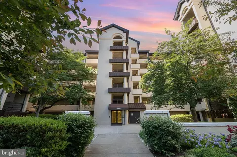 6060 California Cir #108, Rockville, MD 20852