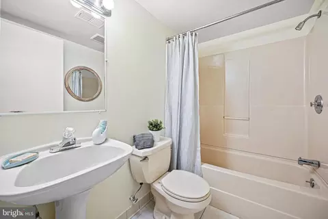 432 Woonsockett Ln, Silver Spring, MD 20905 photo 43