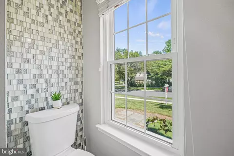 432 Woonsockett Ln, Silver Spring, MD 20905 photo 20