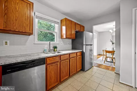 432 Woonsockett Ln, Silver Spring, MD 20905 photo 13