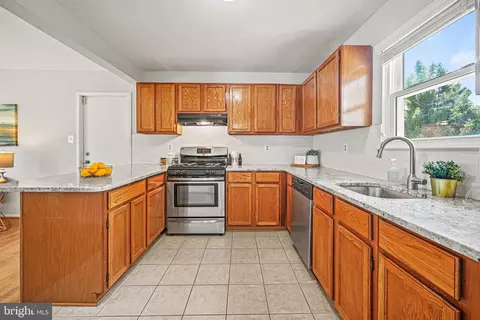 432 Woonsockett Ln, Silver Spring, MD 20905 photo 11