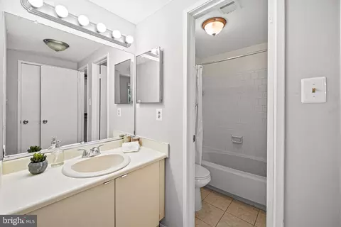 432 Woonsockett Ln, Silver Spring, MD 20905 photo 27
