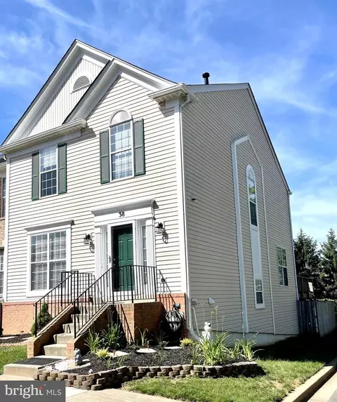 38 Cottage Field Ct, Germantown, MD 20874
