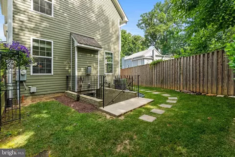Exterior - 2001 Prichard Rd, Silver Spring, MD 20902 photo 10 of 10