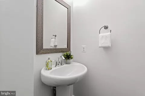 Bath - 2001 Prichard Rd, Silver Spring, MD 20902 photo 1 of 6