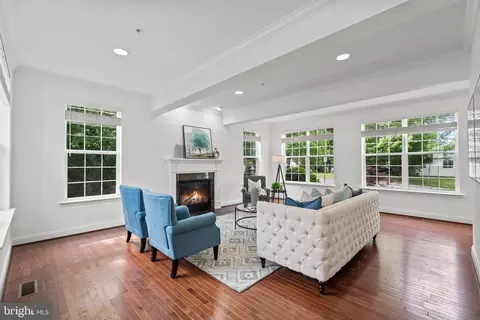 Living - 2001 Prichard Rd, Silver Spring, MD 20902 photo 4 of 5