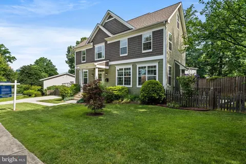 Exterior - 2001 Prichard Rd, Silver Spring, MD 20902 photo 2 of 10