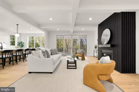 9124 Le Velle Dr, Chevy Chase, MD 20815