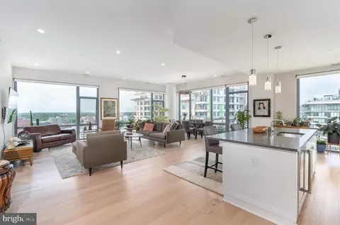 4960 Fairmont Ave #PH2, Bethesda, MD 20814