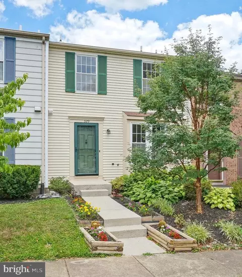 529 Coral Reef Dr, Gaithersburg, MD 20878