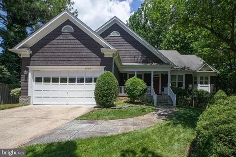 3805 Dunlop St, Chevy Chase, MD 20815