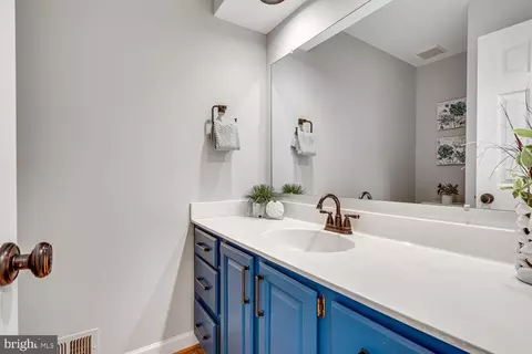 Bath - 2815 Regina Dr, Silver Spring, MD 20906 photo 1 of 8