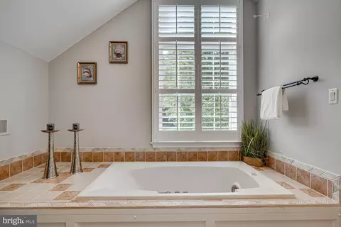 Bath - 2815 Regina Dr, Silver Spring, MD 20906 photo 3 of 8