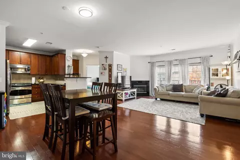 11750 Old Georgetown Rd #2413, Rockville, MD 20852