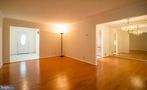 Living - 1820 Middlevale Ter, Silver Spring, MD 20906 photo 6 of 7