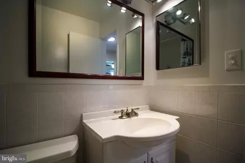 Bath - 1820 Middlevale Ter, Silver Spring, MD 20906 photo 3 of 5
