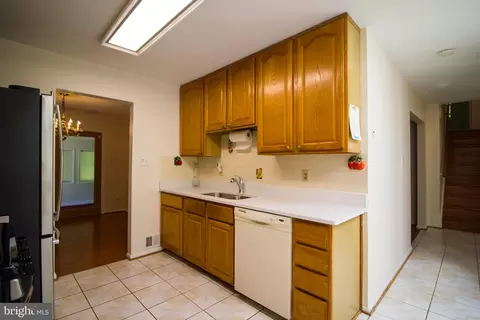 Kitchen - 1820 Middlevale Ter, Silver Spring, MD 20906 photo 3 of 6