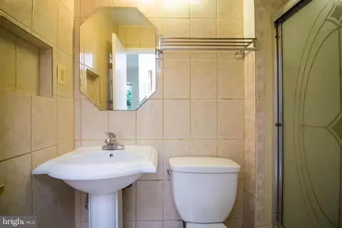 Bath - 1820 Middlevale Ter, Silver Spring, MD 20906 photo 4 of 5