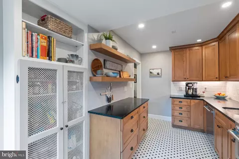 410 Brewster Ave, Silver Spring, MD 20901 photo 12