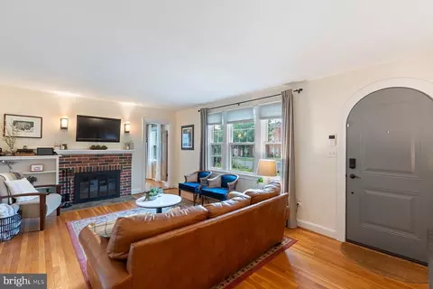 410 Brewster Ave, Silver Spring, MD 20901 photo 4