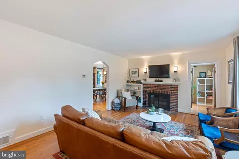 410 Brewster Ave, Silver Spring, MD 20901 photo 5